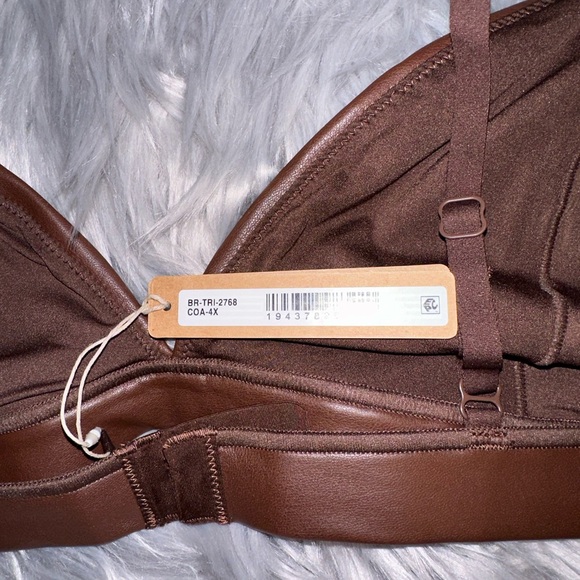 Skims faux leather triangle bralette - Picture 3 of 3
